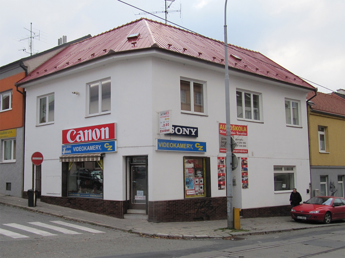Kamenná základna firmy Videokamery CZ v Brně Kamenná základna firmy Videokamery CZ v Brně