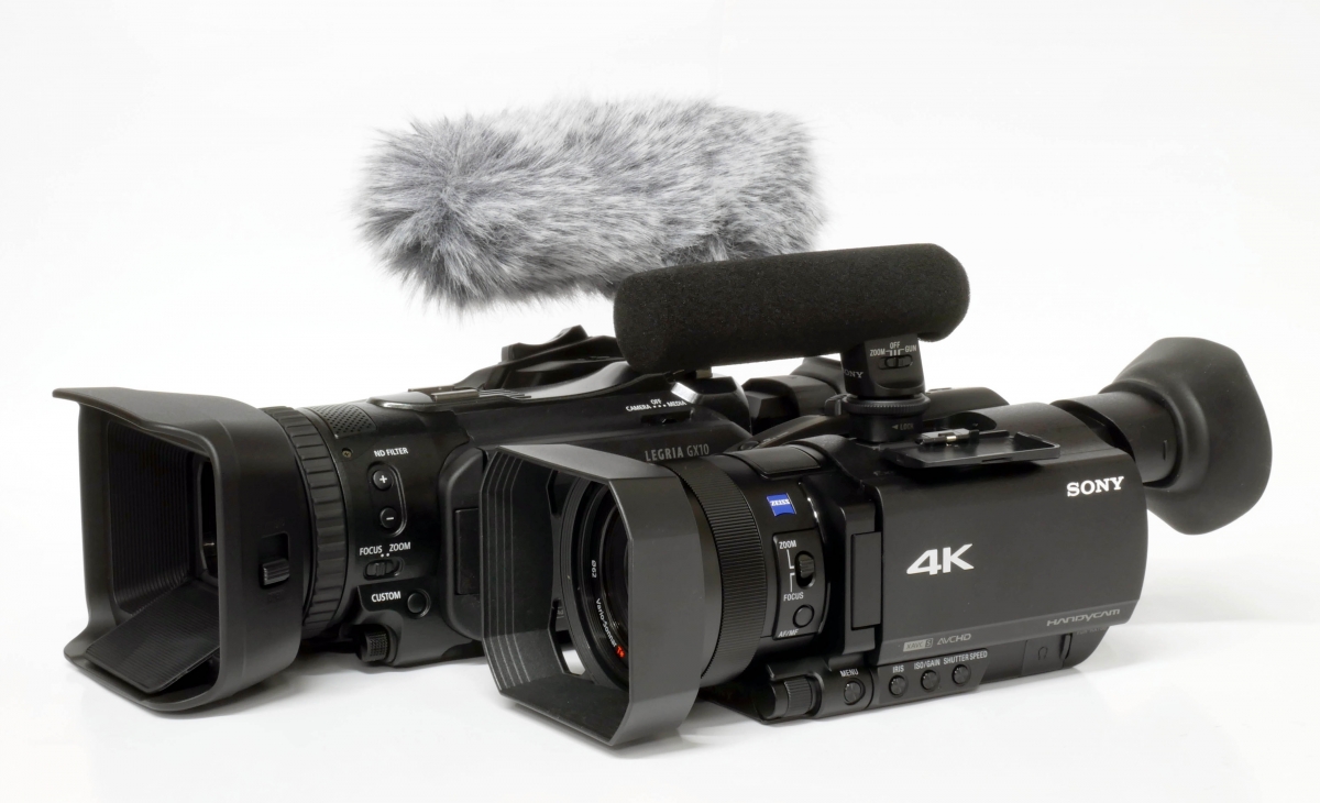 Videokamery Canon GX10 a Sony AX700 s mikrofony Videokamery Canon GX10 a Sony AX700 s mikrofony