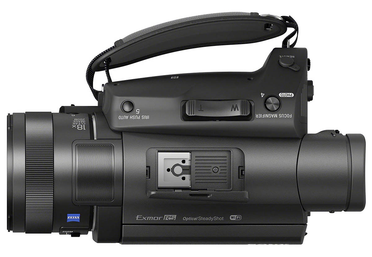 Videokamera Sony AX700 - pohled shora Videokamera Sony AX700 - pohled shora