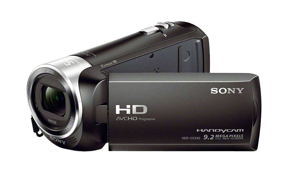 Videokamera Sony HDR-CX240 v perspektivě zepředu Videokamera Sony HDR-CX240 v perspektivě zepředu