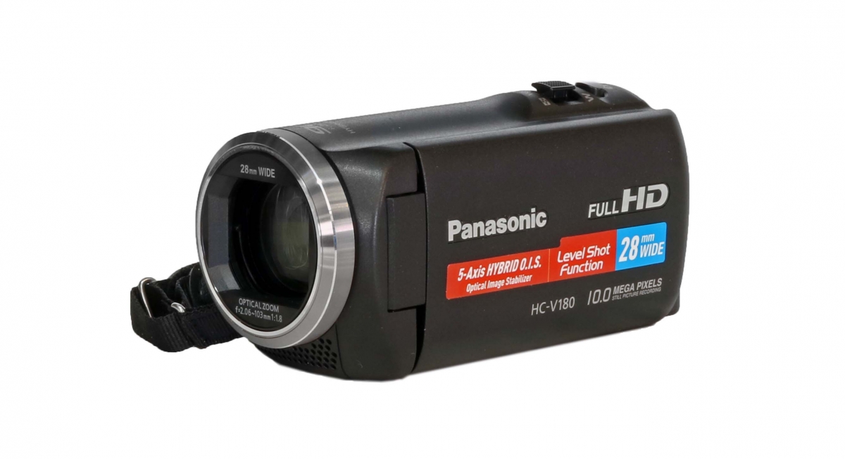 Videokamera Panasonic V180 v perspektivě Videokamera Panasonic V180 v perspektivě