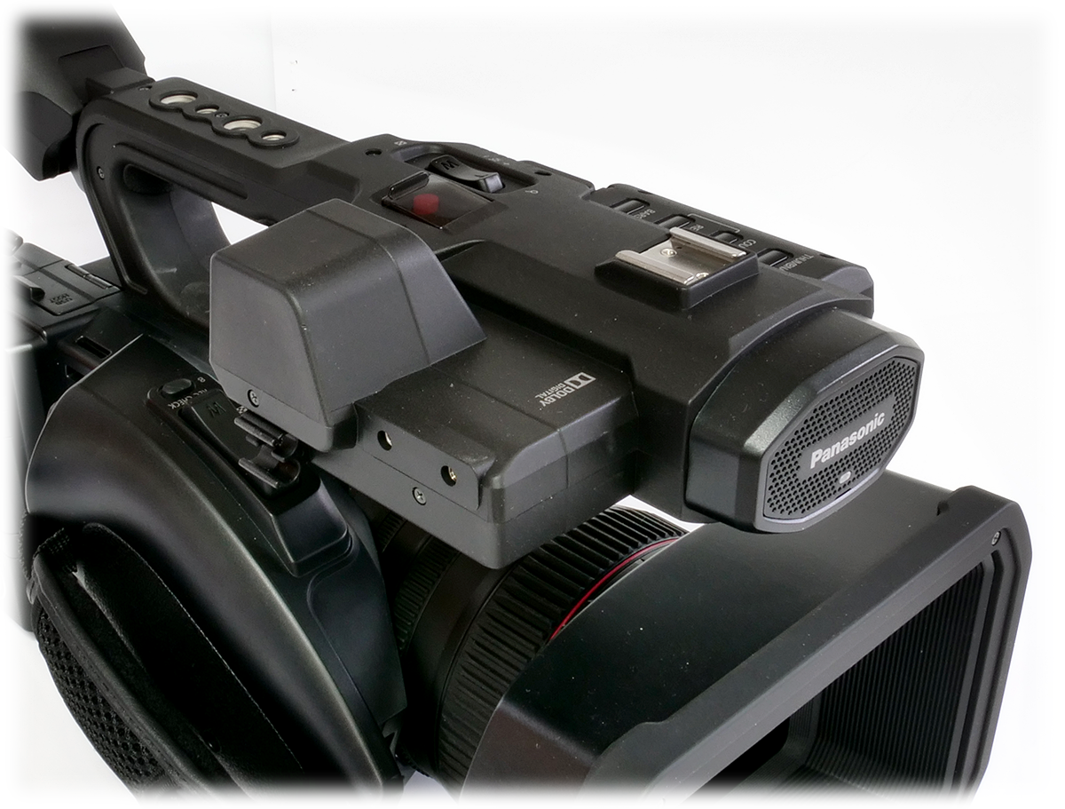 Panasonic HC-X1: detail madla a horního ovládeání Panasonic HC-X1: detail madla a horního ovládeání