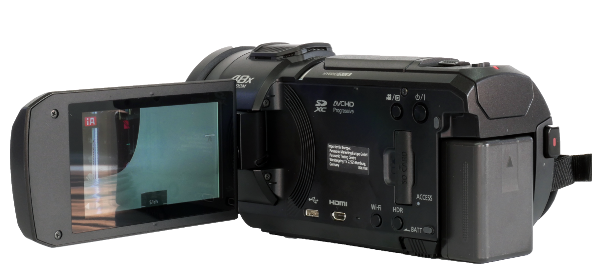 Videokamera Panasonic HC-V800: pohled pod displej Videokamera Panasonic HC-V800: pohled pod displej