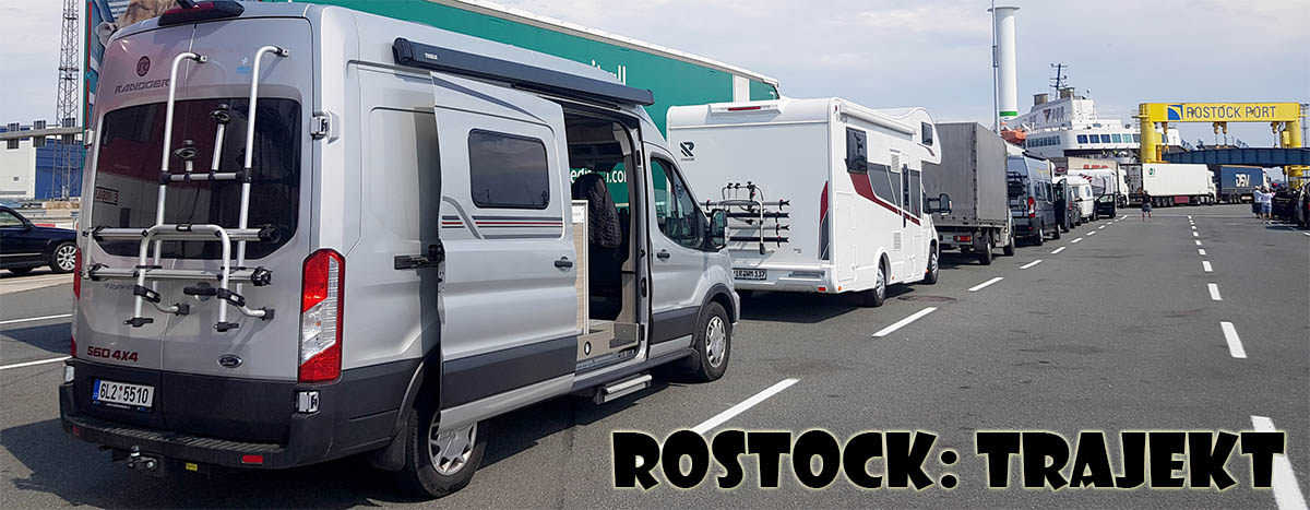 Rostock: ve frontě s ostatními při čekání na trajekt... Rostock: ve frontě s ostatními při čekání na trajekt...