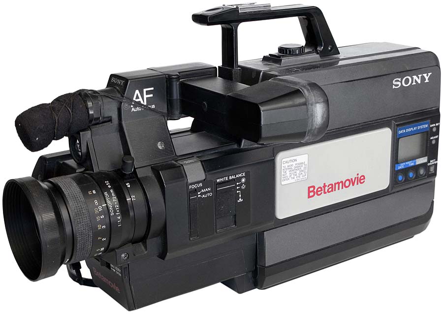 První kamera Sony Beta Movie BMC-500 z roku 1984 První kamera Sony Beta Movie BMC-500 z roku 1984