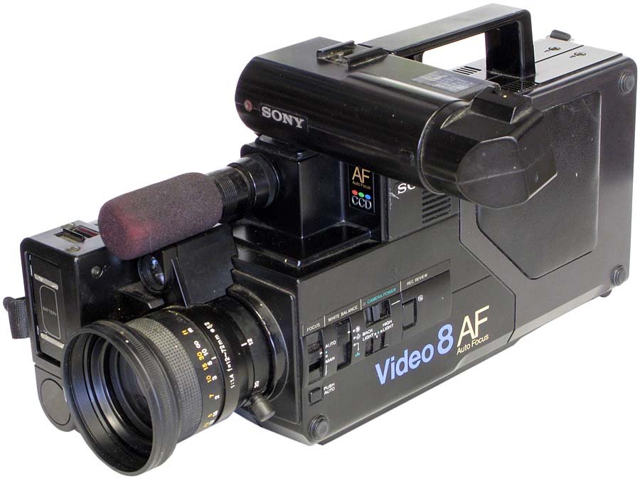 První videokamera formátu Video8: Sony CCD-V8AF První videokamera formátu Video8: Sony CCD-V8AF