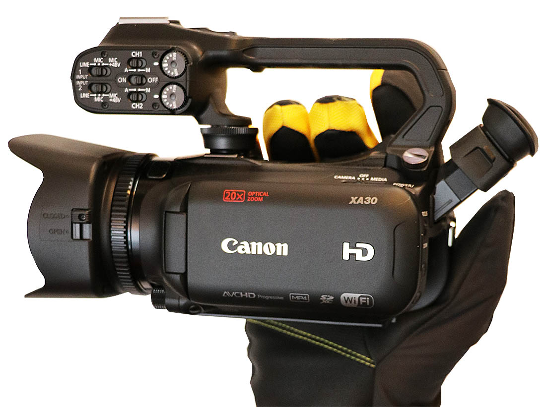 Videokamera Canon XA30 v rukavici Videokamera Canon XA30 v rukavici